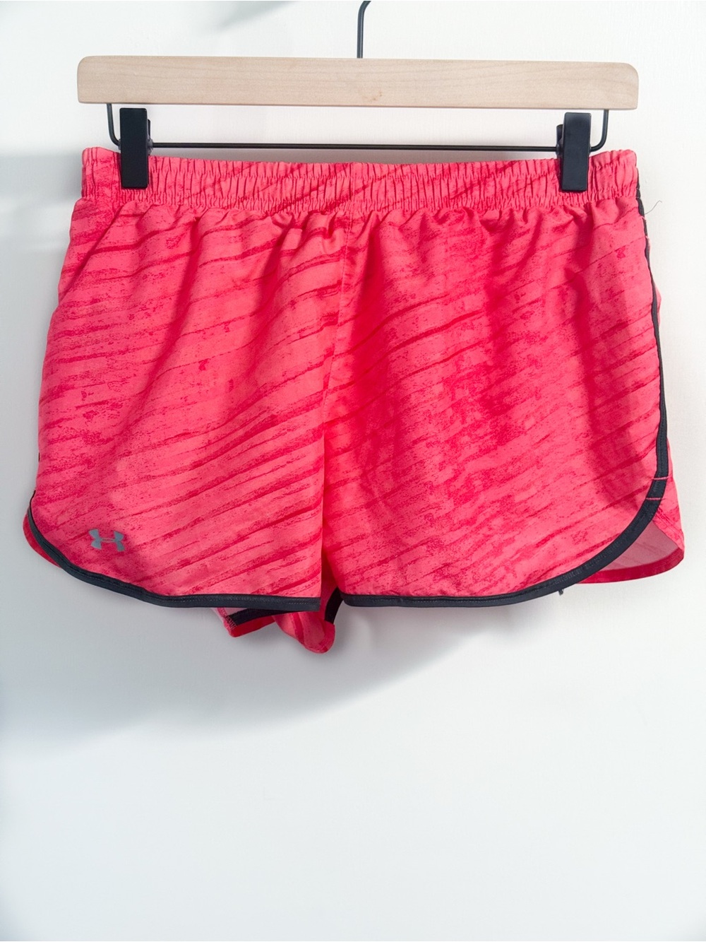 Under Armour Bright Pink Running Shorts Built In Brief Reflective Logo S